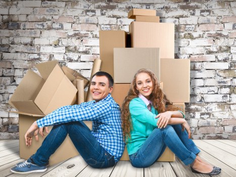 Removalists preparing a Dulwich home move with furniture and boxes